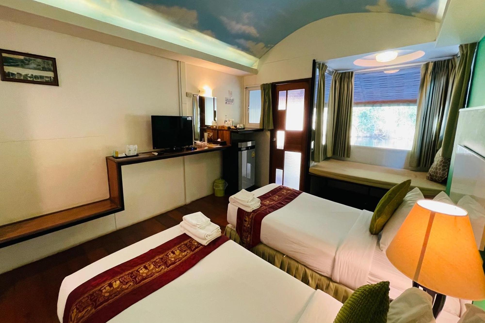 Baan Rim Kwai Paerimnam Resort Kanchanaburi Extérieur photo